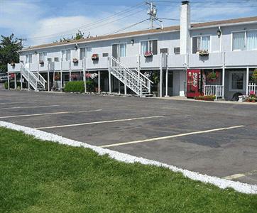  Sea Whale Motel