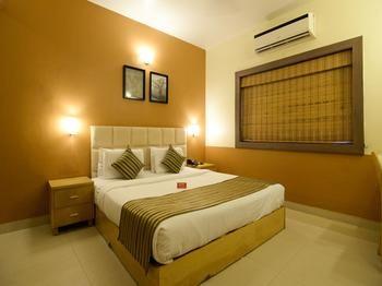 OYO Premium Miramar Beach