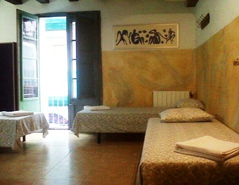 Ramblas Colon Guesthouse