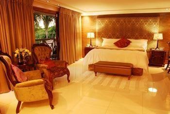 Villa Amor Shere