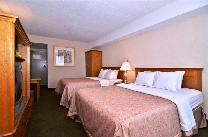Days Inn & Conference Centre Renfrew