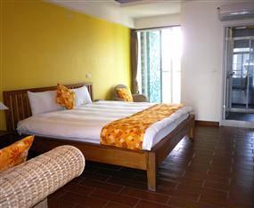 Mamalulu Hostel