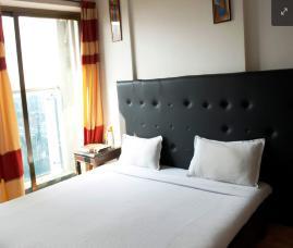 Laurent & Benon - Bandra East Mumbai