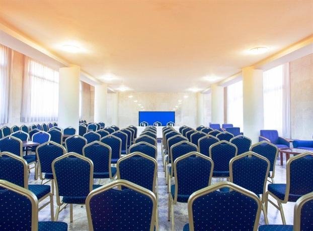 Primavera Park Apartments Hotel