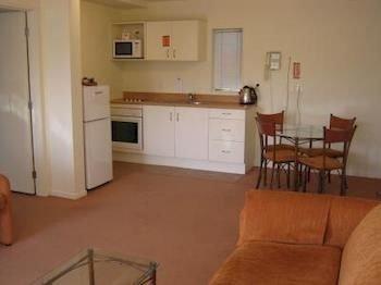 Albany Executive Motor Inn