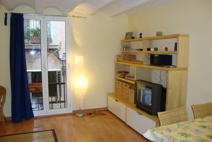 Central apartment close to Ramblas