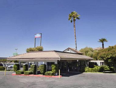Howard Johnson Express Inn Claremont