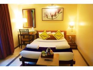 Vista Rooms near Marine Lines Station