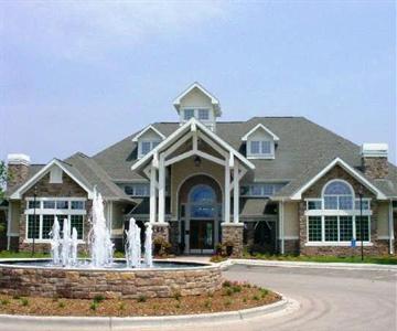 Oakwood Apartments at Plymouth Minneapolis