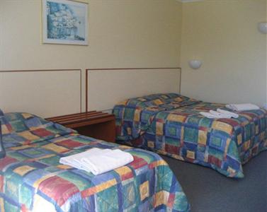 Colonial Court Motel
