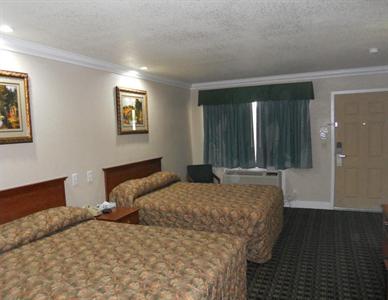 The Edgewater Inn Reedley