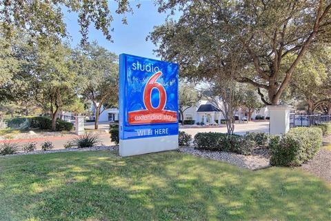 Studio 6 Austin Midtown