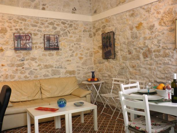 Heraklion Charming Stone Built Apartment