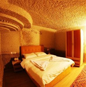 Falcon Cave Suites