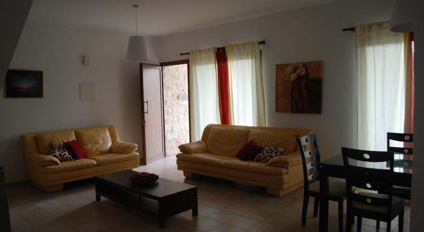 Avra Family Maisonettes