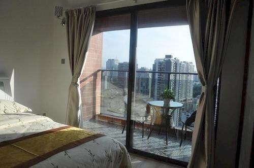Sunny Holiday Apartment Hotel