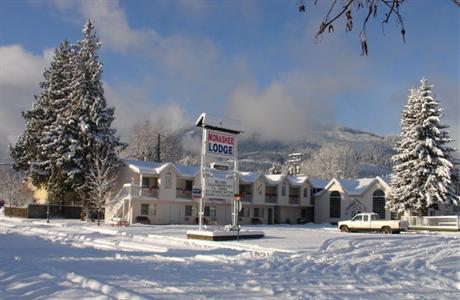 Monashee Lodge