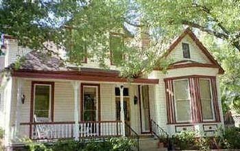 Brava House Bed and Breakfast