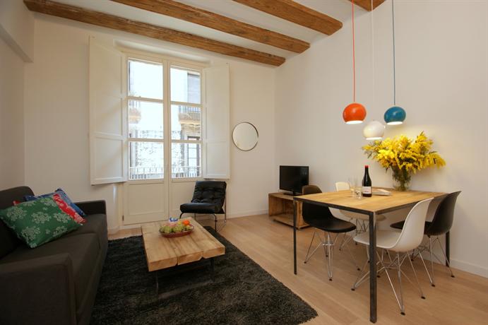Ramblas Deluxe Apartment B