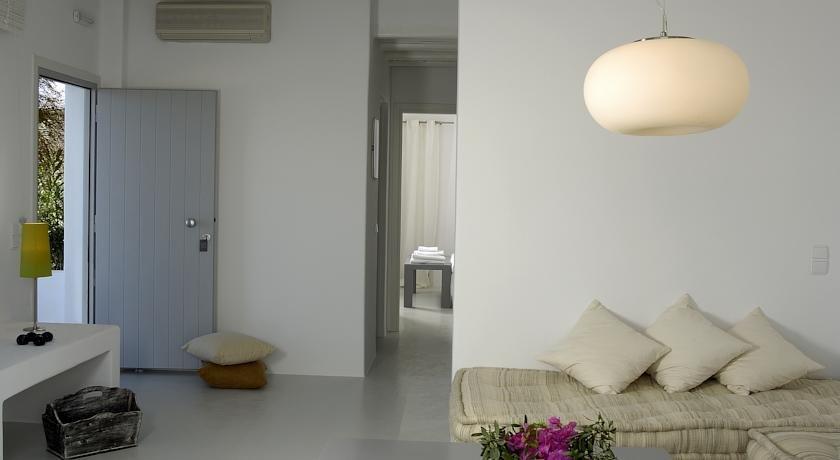 Kapetan Tasos Suites Pollonia