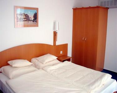 Sohaz Hotel Es Apartmanszalloda