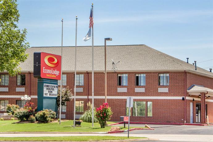 Econo Lodge Inn & Suites Tulsa