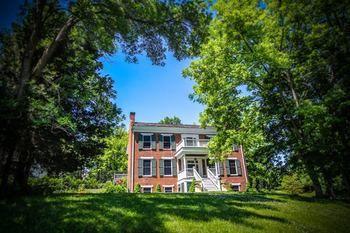 Cedarcrest Manor