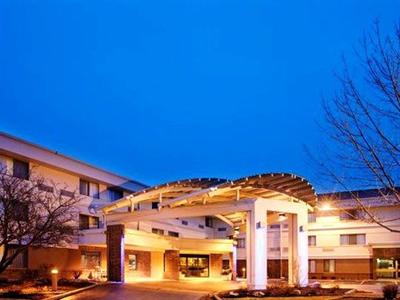 Holiday Inn Express Milwaukee- West Medical Center