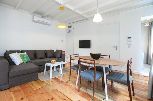 Spacious and Stylish Studio - DECO