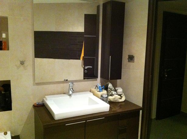 A Luxury Apartment in Athens with Acropolis view