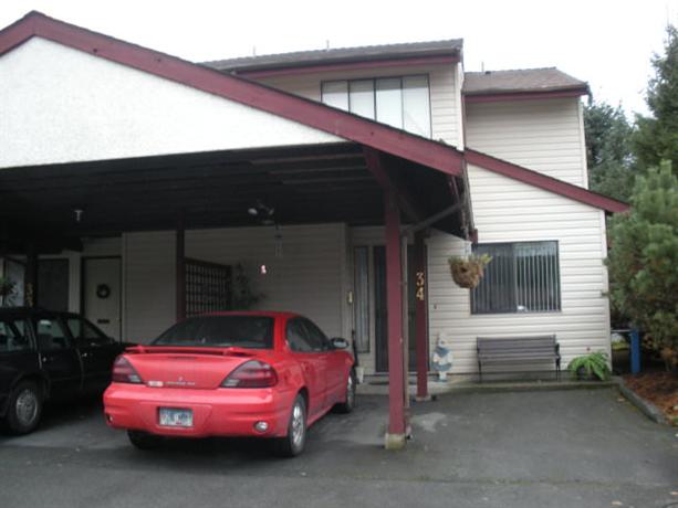 Homestay in Surrey near Unwin Park