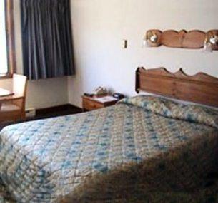 Kings Inn and Suites Putnam