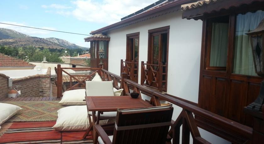 Amazon Petite Palace