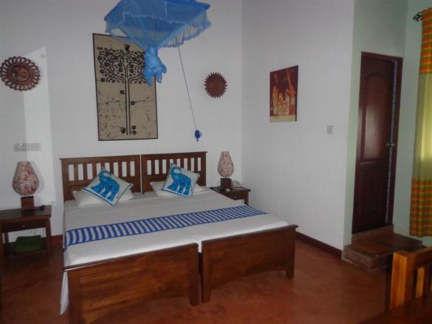 BLUE ELEPHANT Tourist Guesthouse