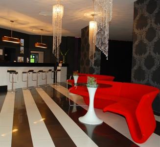 Black & White Hotel Myslenice
