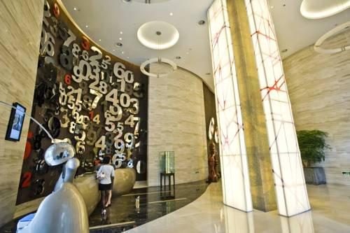 Hangzhou E M Grand Hotel