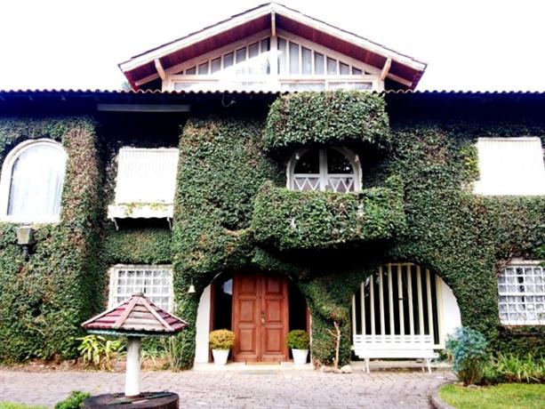 Homestay in Canela near Cathedral of Our Lady of Lourdes