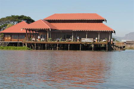 Shwe Inn Tha Floating Resort