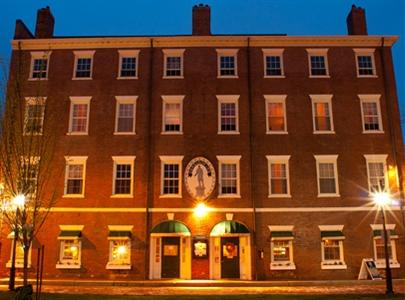 Garrison Inn Boutique Hotel