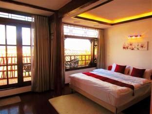 Lijiang Yueying Pavilion Inn