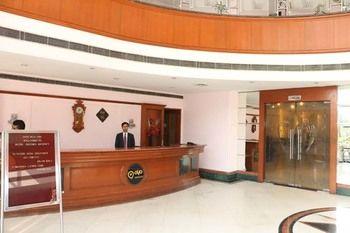 OYO Premium MiniSecretariat Ferozepur Rd