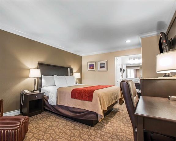 Quality Inn Near Downey Studios