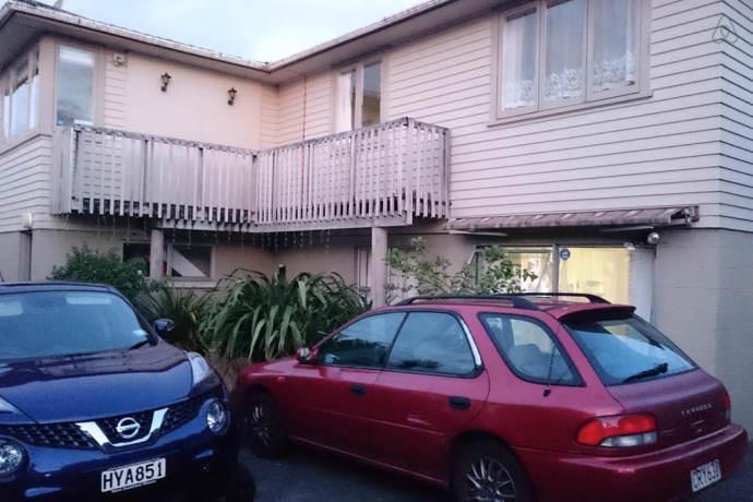 Homestay in Glen Eden near Tonic Skin Body Spa