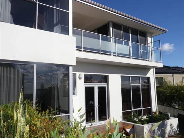 Homestay in Ardross near Swan River