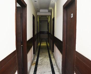 OYO Rooms Noida Sector 12 Metro Hospital