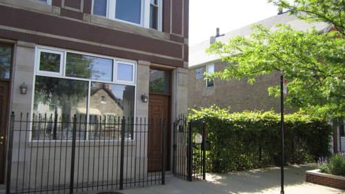 House of Two Urns Bed & Breakfast Chicago