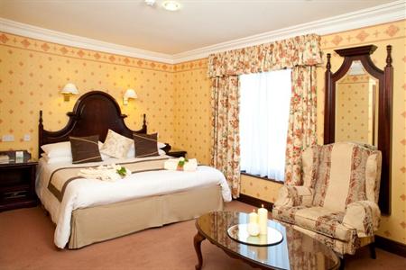 Oak Wood Arms Hotel