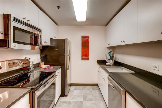 Global Luxury Suites at River