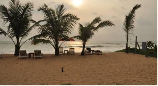 Warahena Beach Hotel