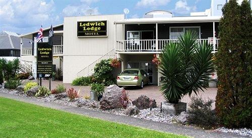 Ledwich Lodge Motel